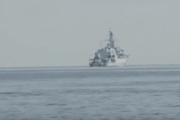 Украинские ВМС разобрались с российским кораблем (видео)