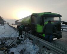 На Житомирщині загорівся бензовоз, фото пресцентр ДСНС