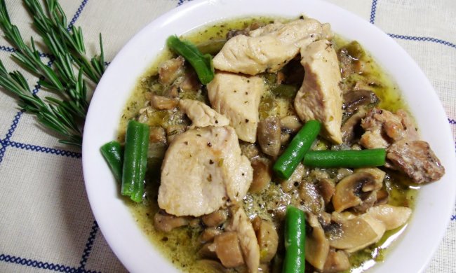 Куряче фрікасе з грибами: покроковий рецепт