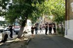 Натовпом на беззахисних жінок: в мережі показали, хто тримав Київ у жаху