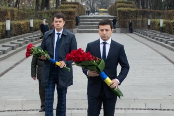 75 річниця звільнення України: Зеленський вшанував пам'ять полеглих у Другій світовій, фото