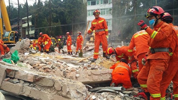 Під завалами будинку в Китаї загинули семеро мешканців 