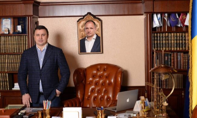 Максим Микитась