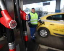 На українських АЗС здешевшало пальне: скільки заощадять водії