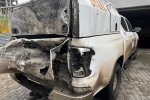 Повреждённый пикап волонтёров после атаки FPV-дрона