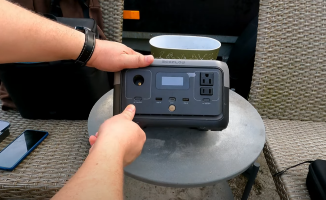 Зарядная станция. Фото: скрин youtube