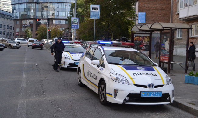 "Все стабільно...": у Києві герої парковки паралізували центральну вулицю, фото