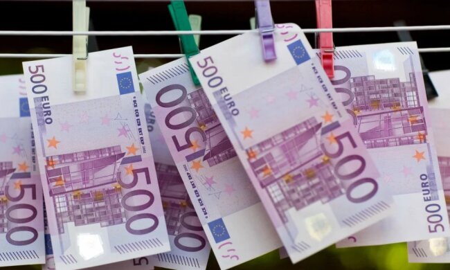 отмывание денег, иллюстративное фото