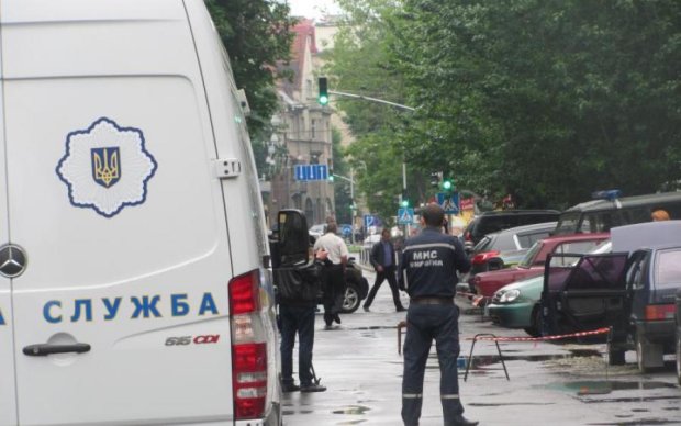 Люди задыхались внутри: во Львове в магазин бросили газовую бомбу