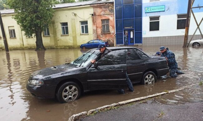 Дощі в Одесі, фото: Думська