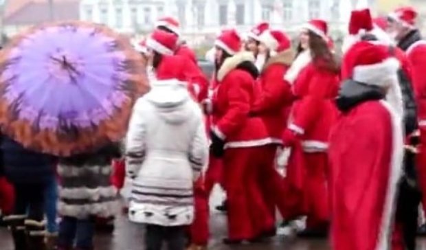 Сотні Миколайчиків пройшли вулицями Ужгорода (відео)