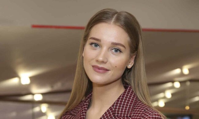 Христина Асмус, Clutch.ua