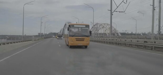 Автобус, фото: скріншот з відео