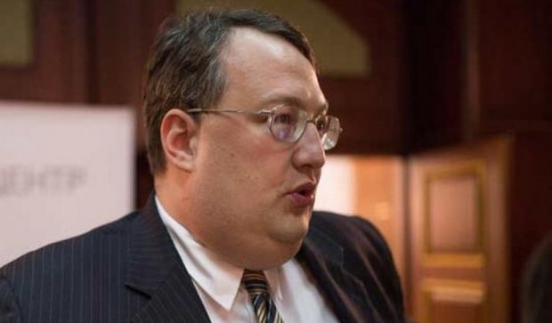 Геращенко "дав задню" після скандалу з публікацією даних журналістів