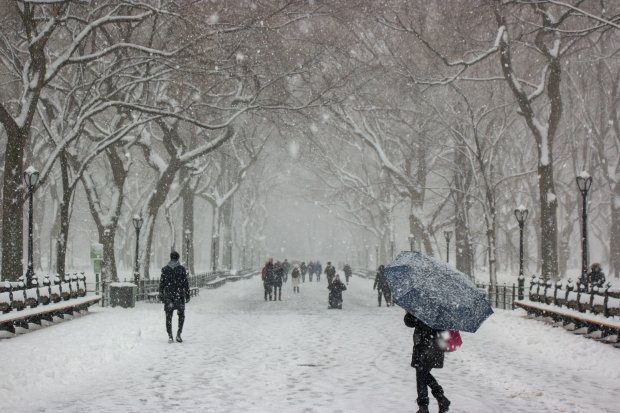 Погода на конец зимы: лютый циклон прокатит украинцев на сезонных каруселях