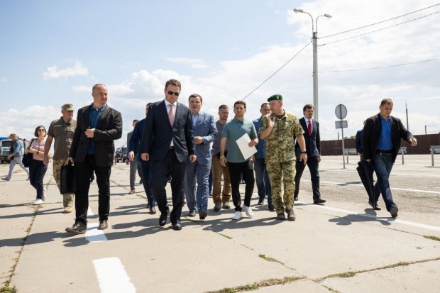 президент України вперше за 5 років відвідав адмінкордон з Кримом