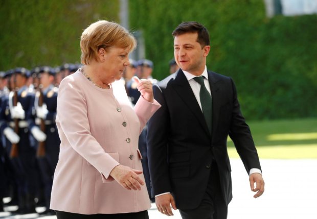 Зеленский объяснил, почему не помог Меркель: "Она была в безопасности"