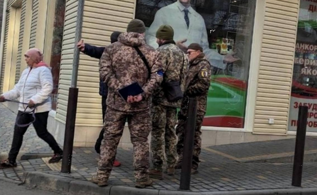 Общение с ТЦК, скриншот: YouTube