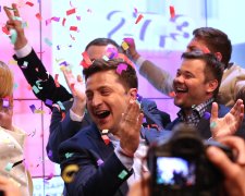 Головне за ніч: виїзд Зеленського з України, мовний закон, скасування Томосу та безвізу