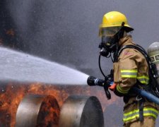 Потужні вибухи струсонули фабрику у США, майже сотня поранених