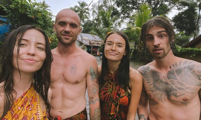 Надя Дорофєєва та Дантес з друзями на Балі, фото Instagram