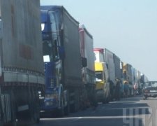 "Укравтодор" запретил фурам ездить в жару