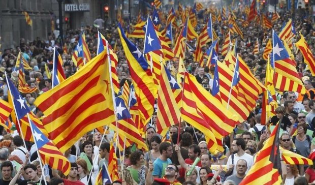Каталонські сепаратисти влаштували масові мітинги