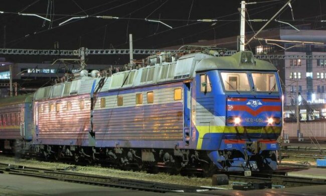 Укрзализныця не продает билеты: стала известна причина