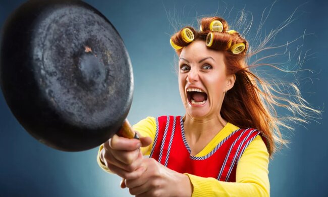 Без "затрещин" сковородкой и битой посуды: как избегать скандалов в семье