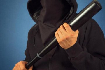 Бита и наручники: харьковчанин жестоко избил подростка с инвалидностью