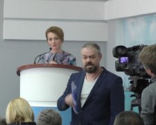 Український ветеран відправив за поребрик агітаторів "Опоблоку"