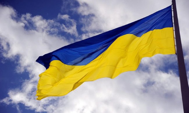 Над Кримом нарешті замайорів український прапор: неймовірні кадри