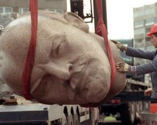 50 оттенков Ленина: украинцы показали формы борьбы с "вождем" 