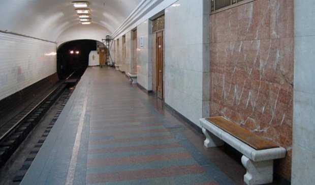 На станции метро "Арсенальная" дедушка упал под поезд