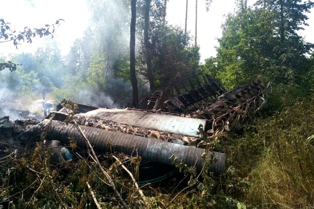 На Харківщині впав військовий літак: перші подробиці з місця катастрофи