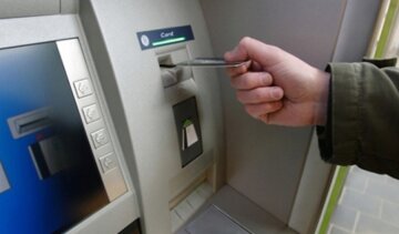 Украинцы становятся жертвами роботов-мошенников