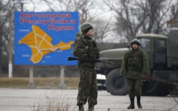 Хочеш жити - служи: як окупанти знущаються з кримчан