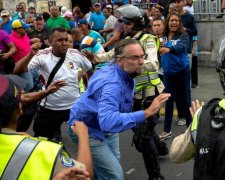 Неадекватний венесуелець протаранив натовп мітингувальників