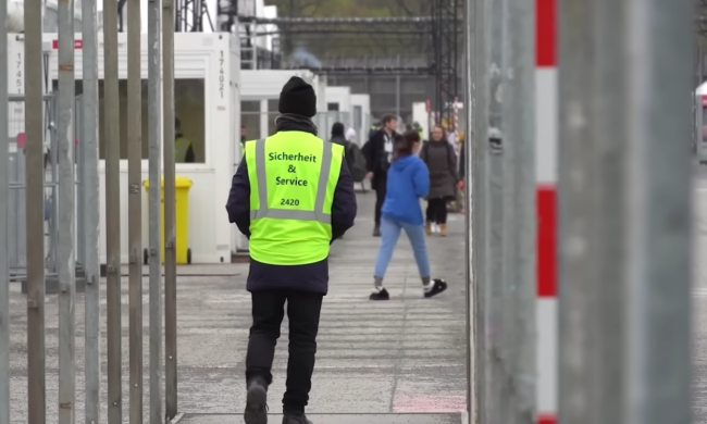 Прийом біженців у Німеччині. Фото: скрін youtube