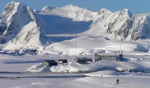 Разлом ледника в Антарктиде переселил полярников