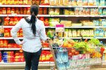 Львів'янам впарюють "золоті" яйця: як змінилися ціни на продукти і чого краще не купувати