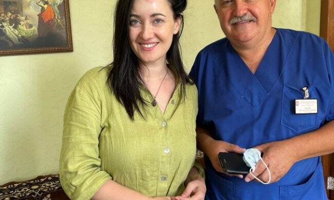 Ведуча 1+1 Соломія Вітвіцька вийшла в ефір після ДТП одразу з лікарні: "Поставили крапельницю, шишка на лобі"