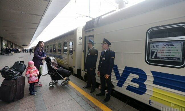 "Укрзалізниця" поверне до життя півсотні закинутих станцій