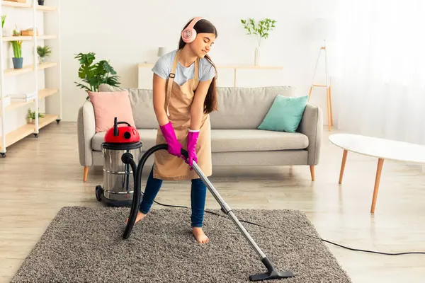 Сильно ли загружены украинские подростки работой по дому: результаты исследования