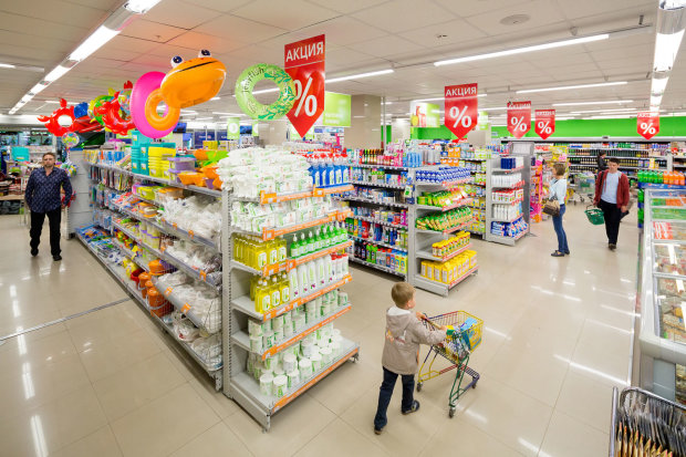 Дохлая крыса разлеглась в продуктовом ряду: в супермаркете не возражали