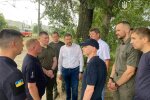 Екологічна катастрофа на Оболоні: ворожий удар по нафтобазі отруїв озеро Кирилівське
