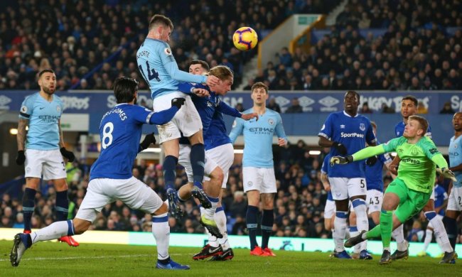 Ман Сити выиграл в Ливерпуле и вышел на первое место в АПЛ