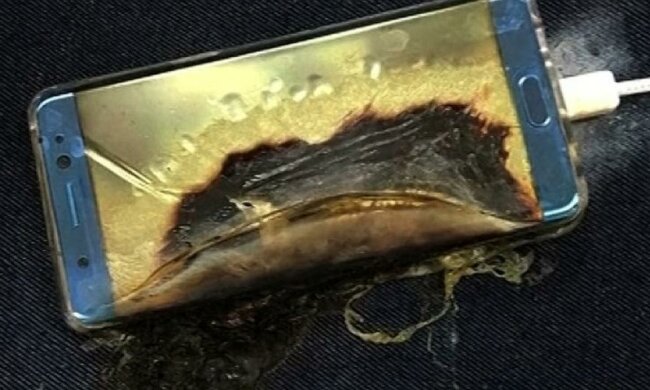 Смартфони Galaxy Note 7 масово спалахують 