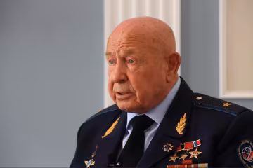 Алексей Леонов
