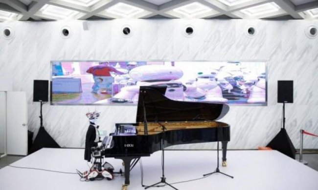 У Китаї виступив робот-піаніст з 53 пальцями